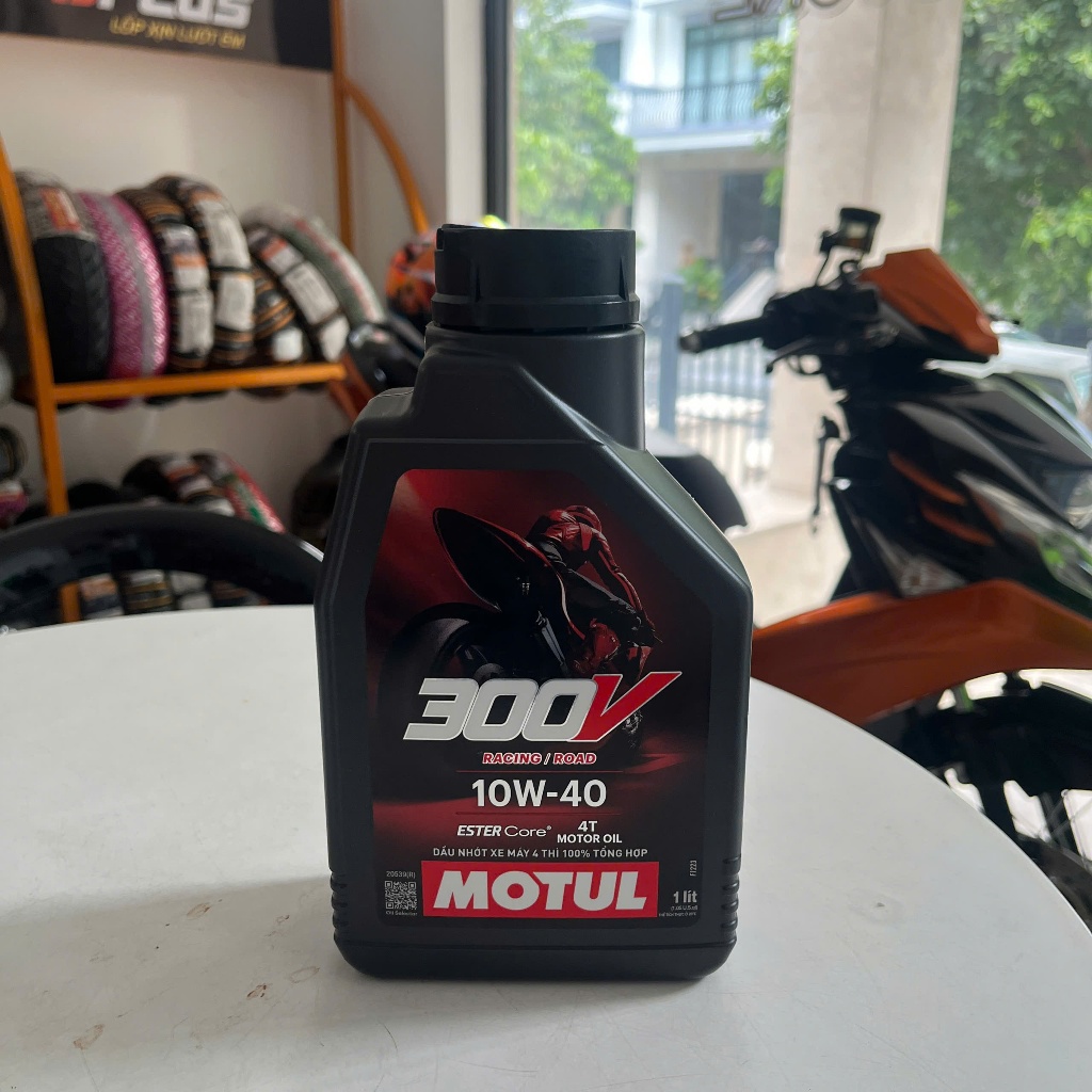 Dầu Nhớt Motul 300V 10W40 Tổng Hợp Ester Hàng Việt Nam Tặng Súc Động Cơ Và Phụ Gia Nhớt Mới