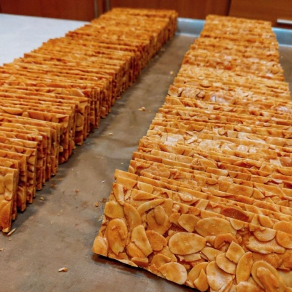 Bánh Ngói Hạnh Nhân Giòn Rụm - Xưởng Hạt Dinh Dưỡng Bảo Tâm