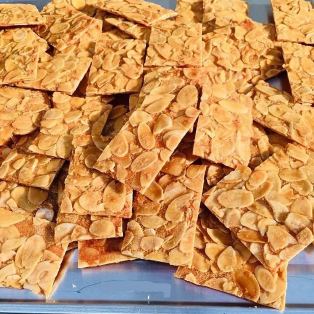 Bánh Ngói Hạnh Nhân Giòn Rụm - Xưởng Hạt Dinh Dưỡng Bảo Tâm