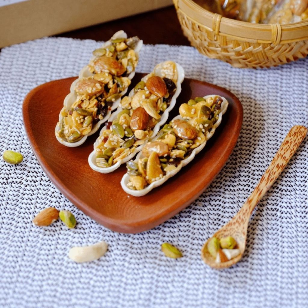 Bánh Thuyền Mix Hạt Dinh Dưỡng Thơm Ngon - Xưởng Hạt Dinh Dưỡng Bảo Tâm