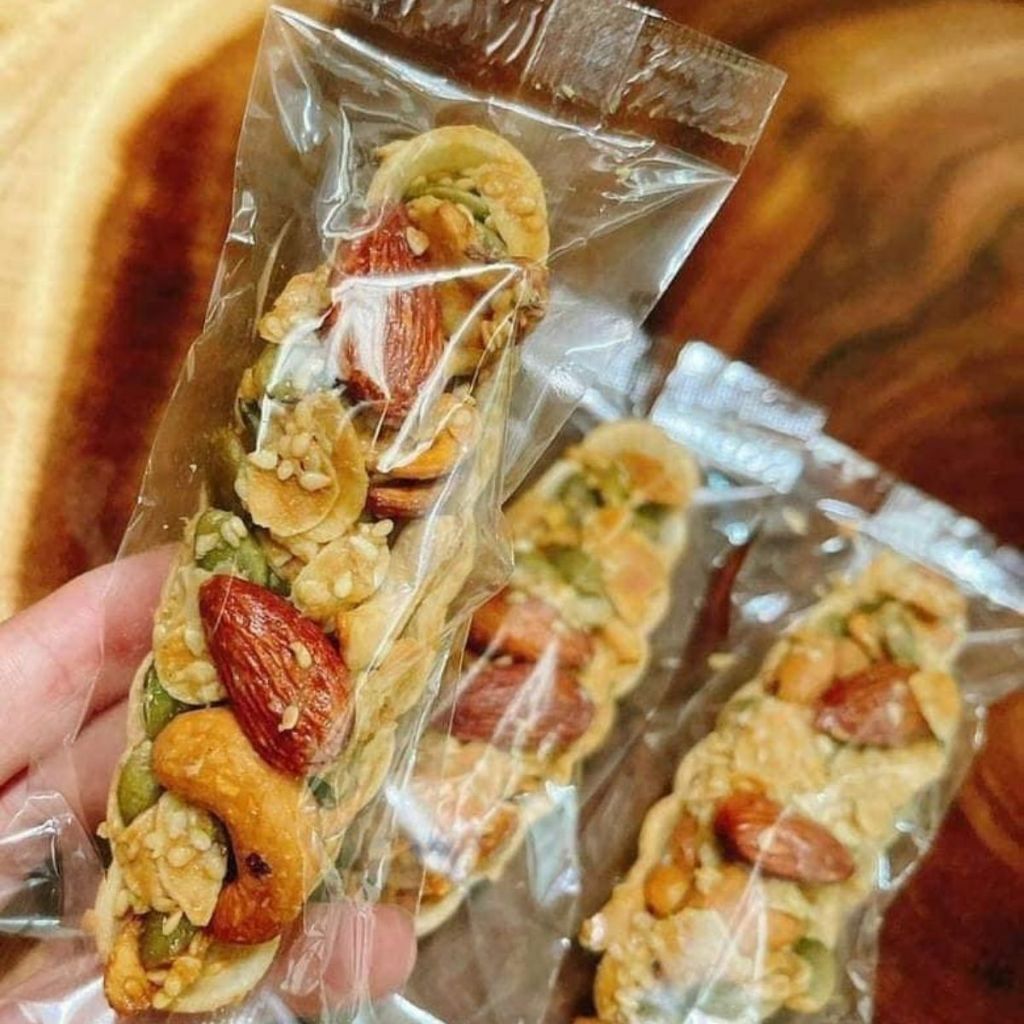Bánh Thuyền Mix Hạt Dinh Dưỡng Thơm Ngon - Xưởng Hạt Dinh Dưỡng Bảo Tâm