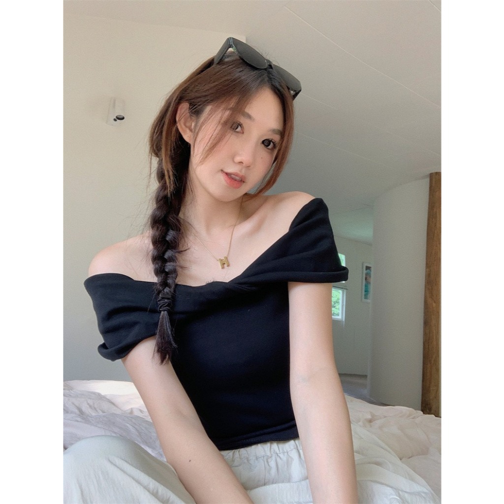 Áo Thun Tay Ngắn Nữ RANSHI Thiết Kế Trễ Vai Xoắn Ngực Ôm Body Sexy Tôn Dáng Chất thun Cotton Mềm Mát - RA256