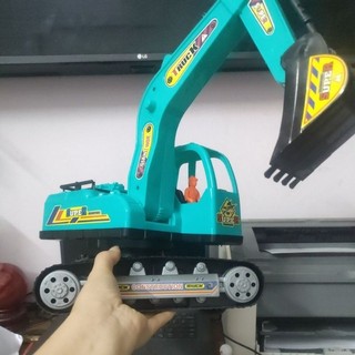 Đồ chơi mô hình máy xúc chạy đà loại to cho bé bền đẹp