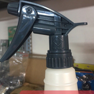 Bình phun xịt hóa chất, nước, dung dịch chăm sóc xe cầm tay 800ML, hàng Taiwan