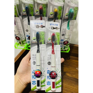 Bàn chải đánh răng than tre Hàn Quốc mã 127, bàn chải đánh răng lông mềm, bàn chải người lớn