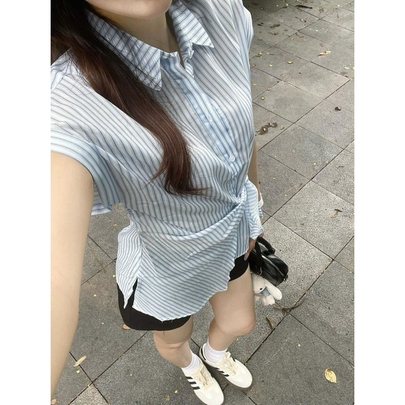 Áo sơ mi nữ kẻ sọc xanh thắt nơ lệch eo Jumito, sơ mi nữ cổ V phong cách thời trang công sở D1806