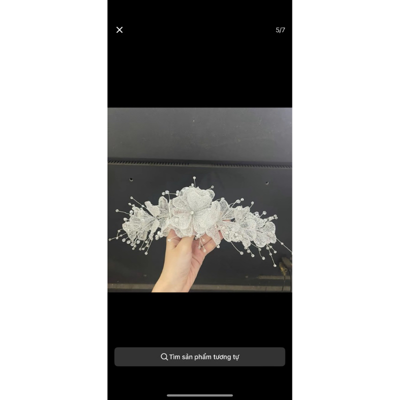 Cài tóc cô dâu xinh hai màu đỏ và trắng cho các nàng dâu
