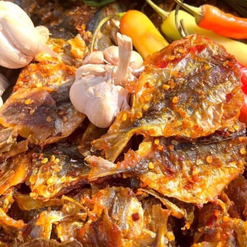 CÁ CHỈ VÀNG SỐT TỎI ỚT hộp 250G/300GR