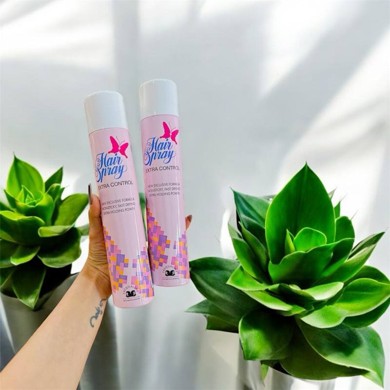 Keo mềm Jacqualine bướm hồng, mùi hương dễ chịu, giúp việc bới tóc dễ dàng.