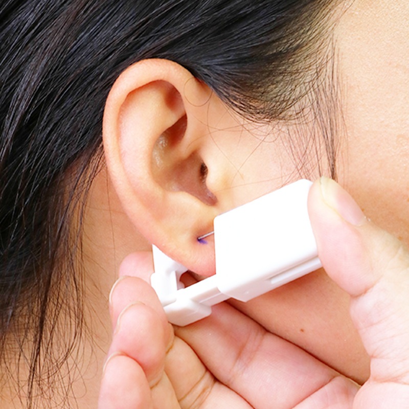 Súng bấm lỗ tai, dụng cụ bấm khuyên tai dùng 1 lần cho Nam và Nữ