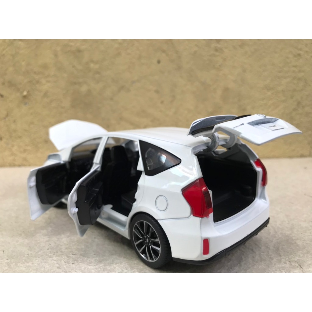 Mô hình xe TOYOTA Prius Alpha Hybrid 1:32 | Shopee Việt Nam