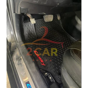 Thảm LÓT SÀN CAO SU xe Toyota Camry, lót sàn xe Camry 2007- 2020, 2021, 2022, 2023, 2024 không mùi - MẪU TỔ ONG CHỮ ĐỎ