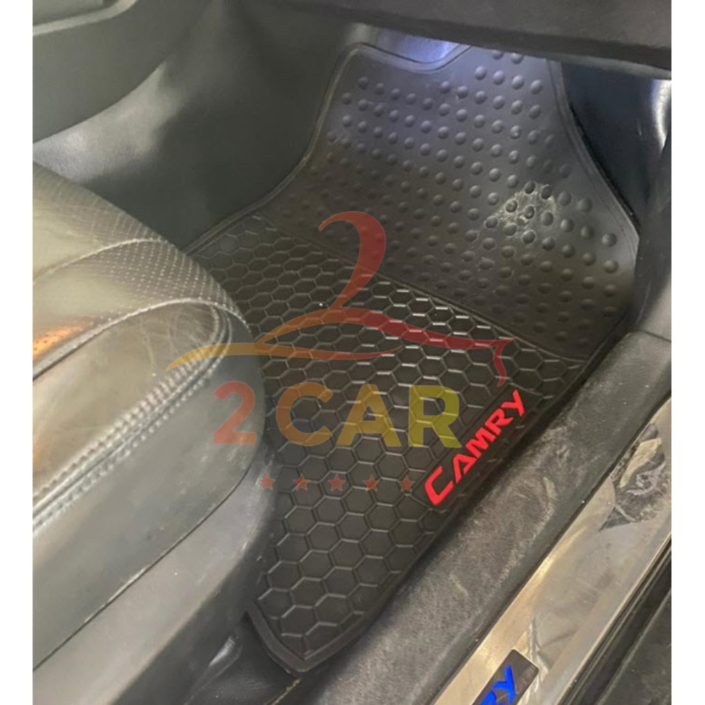 Thảm LÓT SÀN CAO SU xe Toyota Camry, lót sàn xe Camry 2007- 2020, 2021, 2022, 2023, 2024 không mùi - MẪU TỔ ONG CHỮ ĐỎ