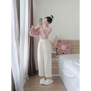 [ Rẻ vô địch ] Set Bộ Áo Thun Nữ Ngắn Tay Thiết Kế Ren Viền Cổ Kèm Quần Đũi Suông Nhún Bèo Xinh Xắn Hottrend