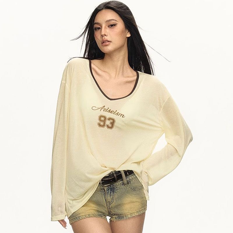 Áo dài tay trễ vai form rộng màu trắng vàng be cổ V thun mỏng xuyên thấu họa tiết số 93 thể thao ATDT019 - Tiktik