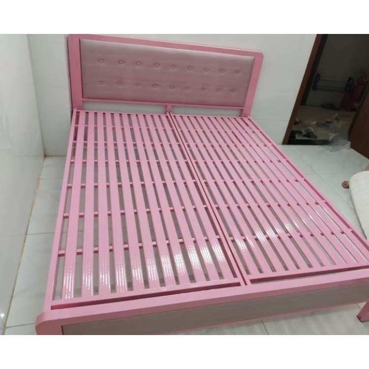 Giường sắt đơn giản màu trắng kem 1m6 x dài 2m.
