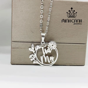 Dây Chuyền Hoa Khắc Tên Cho Bé Minh Canh Jewelry
