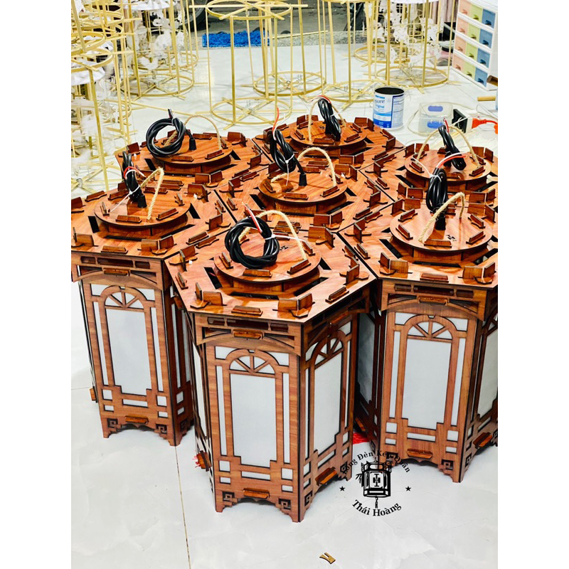 Đèn Kéo Quân gỗ cao 38cm sài điện( Hình quay Tranh Đông Hồ) | BigBuy360 - bigbuy360.vn
