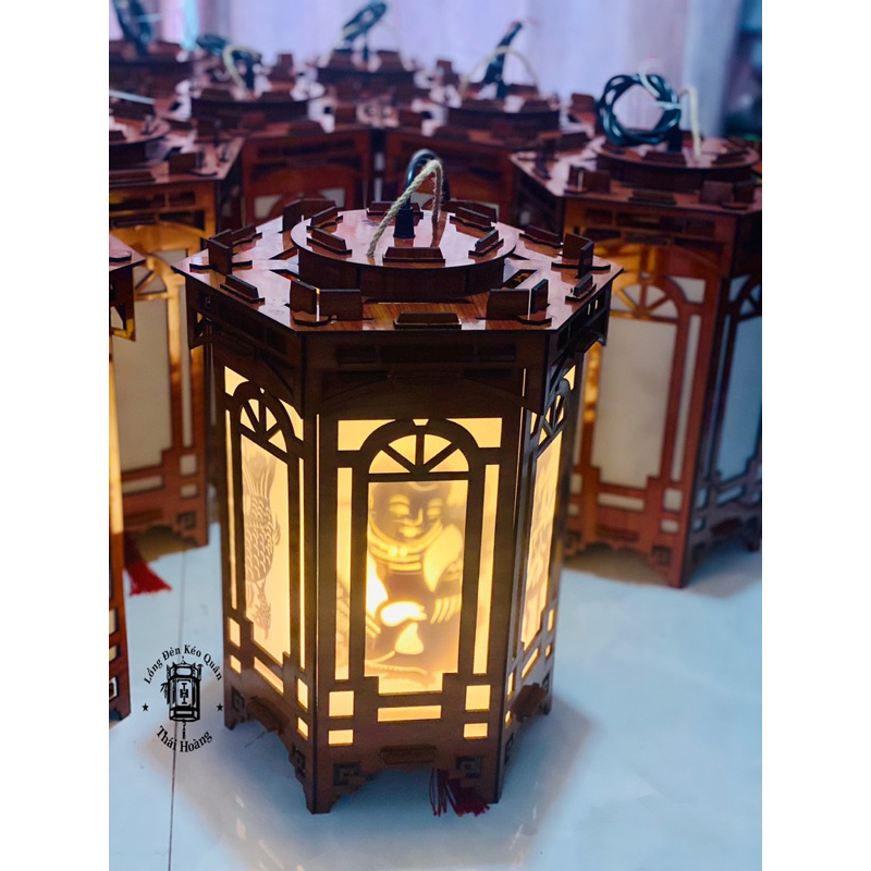 Đèn Kéo Quân gỗ cao 38cm sài điện( Hình quay Tranh Đông Hồ) | BigBuy360 - bigbuy360.vn