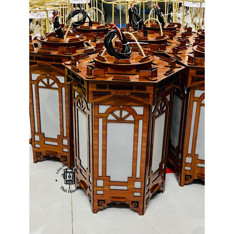 Đèn Kéo Quân gỗ cao 38cm sài điện( Hình quay Tranh Đông Hồ) | BigBuy360 - bigbuy360.vn