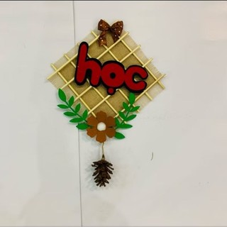 Steam lớp học hạnh phúc được làm từ bìa, bao bố và nan tre