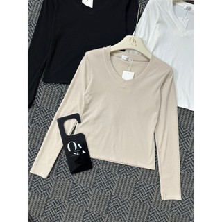 Áo Thun dáng BASIC Cổ Tim Ôm Dáng