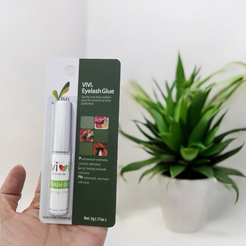 Keo dán mi ViVi của tập đoàn kềm Nghĩa, chiết xuất trà xanh không gây dị ứng.