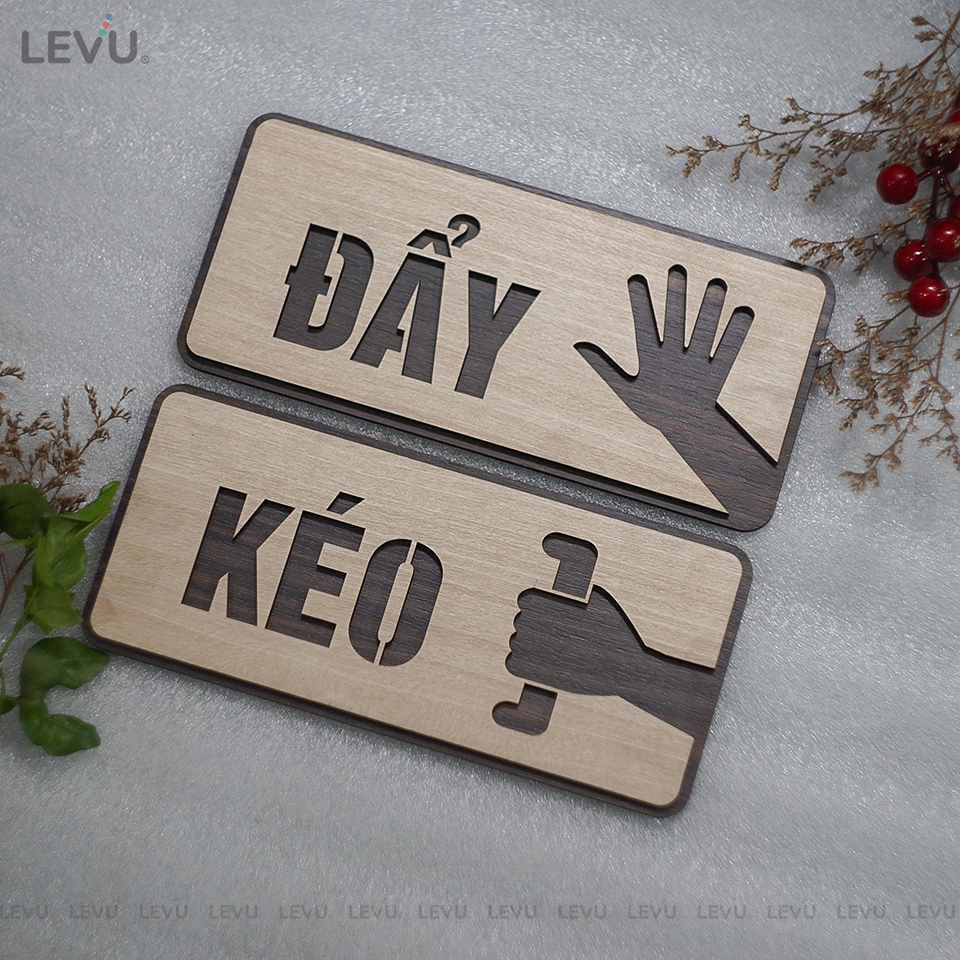 Bộ 2 bảng gỗ Kéo Đẩy trang trí dán cửa ra vào LEVU-TP06