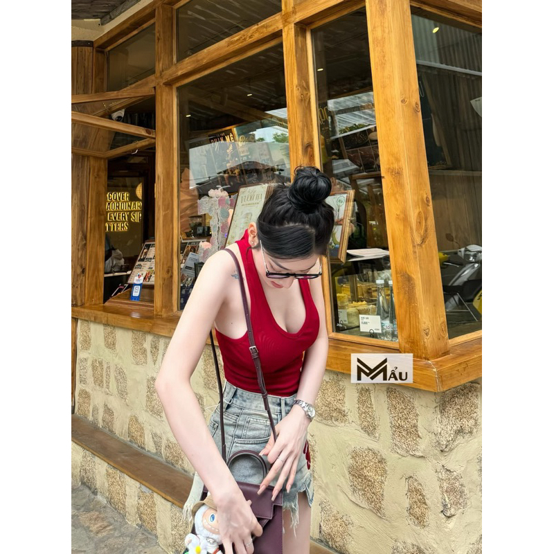 Áo ba lỗ dáng ngắn mix được nhiều đồ lắm luôn