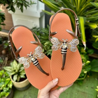 [Mũi Tròn] GIÀY SANDAL MŨI TRÒN NHIỀU MÀU GẮN CHARM ONG VÀNG SANG TRỌNG ÊM ÁI CHẤT CAO SU