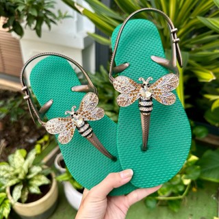 [Mũi Tròn] GIÀY SANDAL MŨI TRÒN NHIỀU MÀU GẮN CHARM ONG VÀNG SANG TRỌNG ÊM ÁI CHẤT CAO SU
