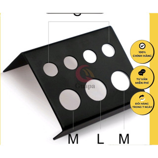 -Đế kim loại màu đen, đế inox, đế silicone chắc chắn có nhiều ngăn chứa dùng đựng chum mực phun xăm