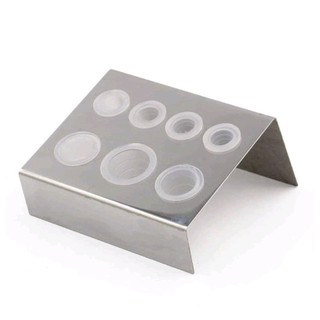 -Đế kim loại màu đen, đế inox, đế silicone chắc chắn có nhiều ngăn chứa dùng đựng chum mực phun xăm