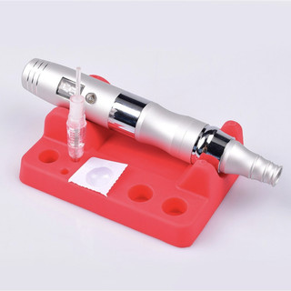 -Đế kim loại màu đen, đế inox, đế silicone chắc chắn có nhiều ngăn chứa dùng đựng chum mực phun xăm