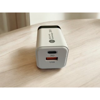 Sạc Macaron 38W có 2 cổng PD Type-C và USB QC 3.0