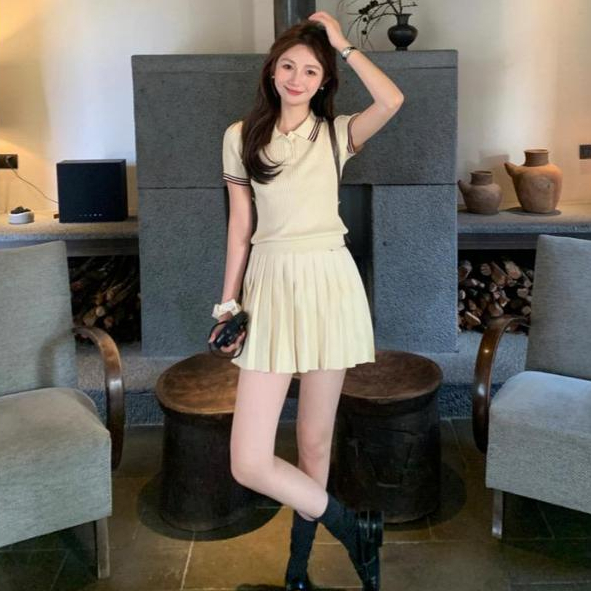 Set đồ nữ áo chất len cổ polo viền đỏ kèm chân váy ngắn năng động Jumito, đồ bộ nữ phong cách Hàn Quốc HCOM2829