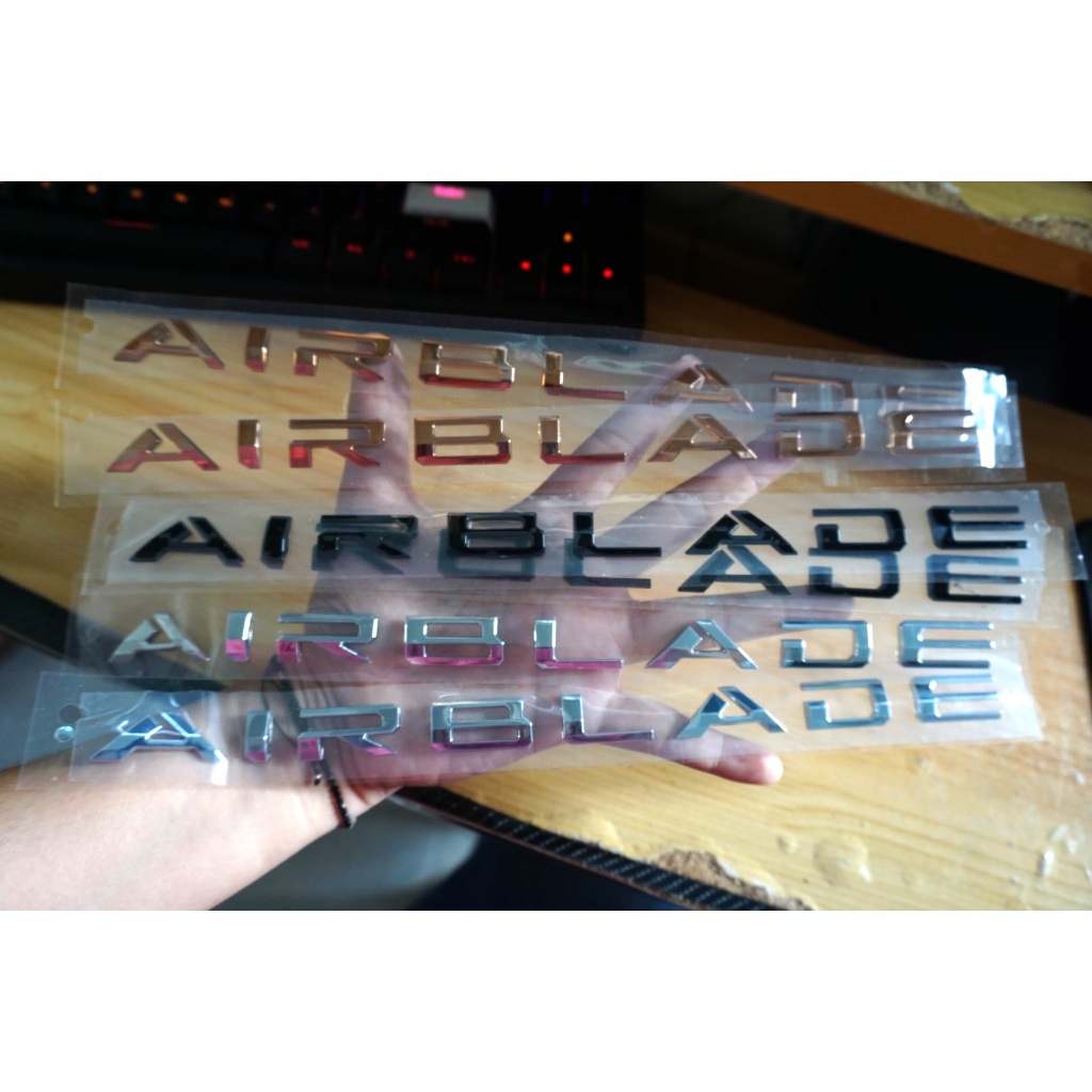 Tem AIRBLADE 2020 - 2024 chữ nổi ốp sườn. Logo dán xe AB xi mạ cao cấp, có sẵn keo dán