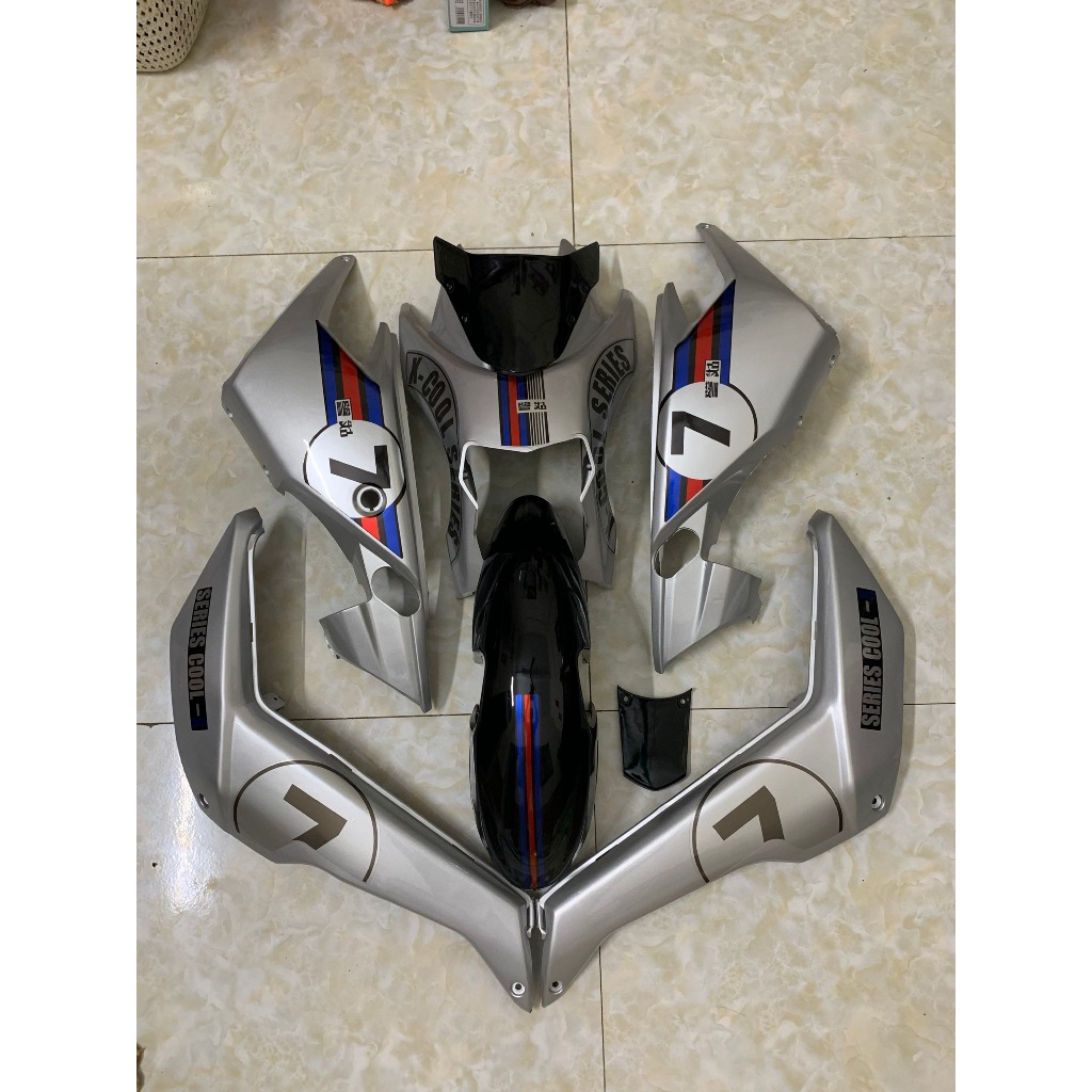 dàn áo xe điện x men kèm tem hổ, tem số 7,.... tặng kèm ốc 4 màu cnc
