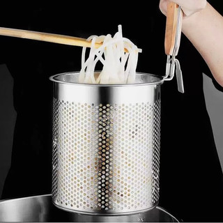 Vợt trụng hủ tiếu mì, phở inox có quai treo trên thành nồi và tay cầm gỗ cách nhiệt vợt vớt đồ chiên vợt inox nhà bếp