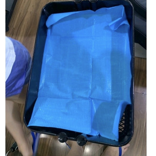 Lót xe đẩy phun xăm, lót bàn tập xăm , 1 bịch 125 miếng giấy lót bàn rất tiết kiệm