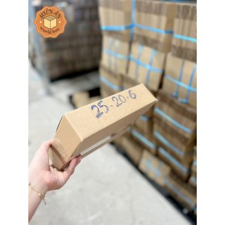 Hộp giấy P63 size 25x20x6 cm, thùng carton gói hàng Everest