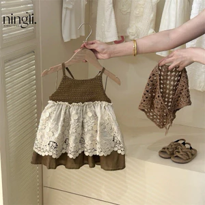 Váy liền 2 lớp màu nâu tây hở lưng tặng kèm khăn