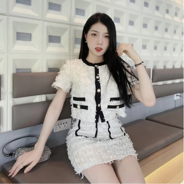 Set váy nữ , set áo crotop chân váy dạ trắng phối viền đen chân váy A sang chảnh