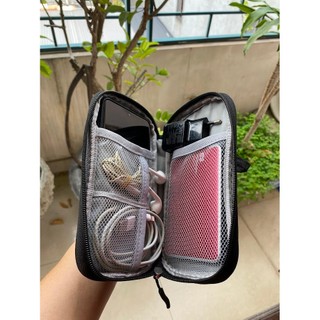 Túi đựng giấy tờ xe và phụ kiện Vinfast chống thấm nước, nhiều ngăn, có khóa kéo và dây đeo tay. Waterproof IT bag