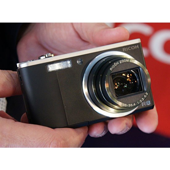 Máy ảnh Ricoh R8 - Cảm biến CCD 10 Megapixel - Zoom 7.1x - Mới 98% ...