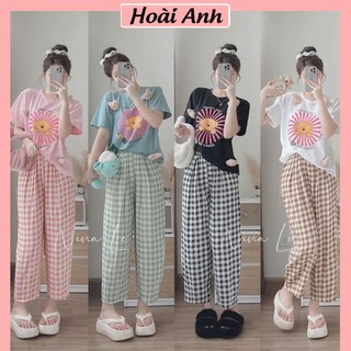Set Bộ Đồ Nữ Áo Phông In Gấu Giữa Vòng Tròn Tia Đỏ Mix Quần Kẻ Thô Cạp Chun Kèm 3 Gấu Gắn Nổi Freesize