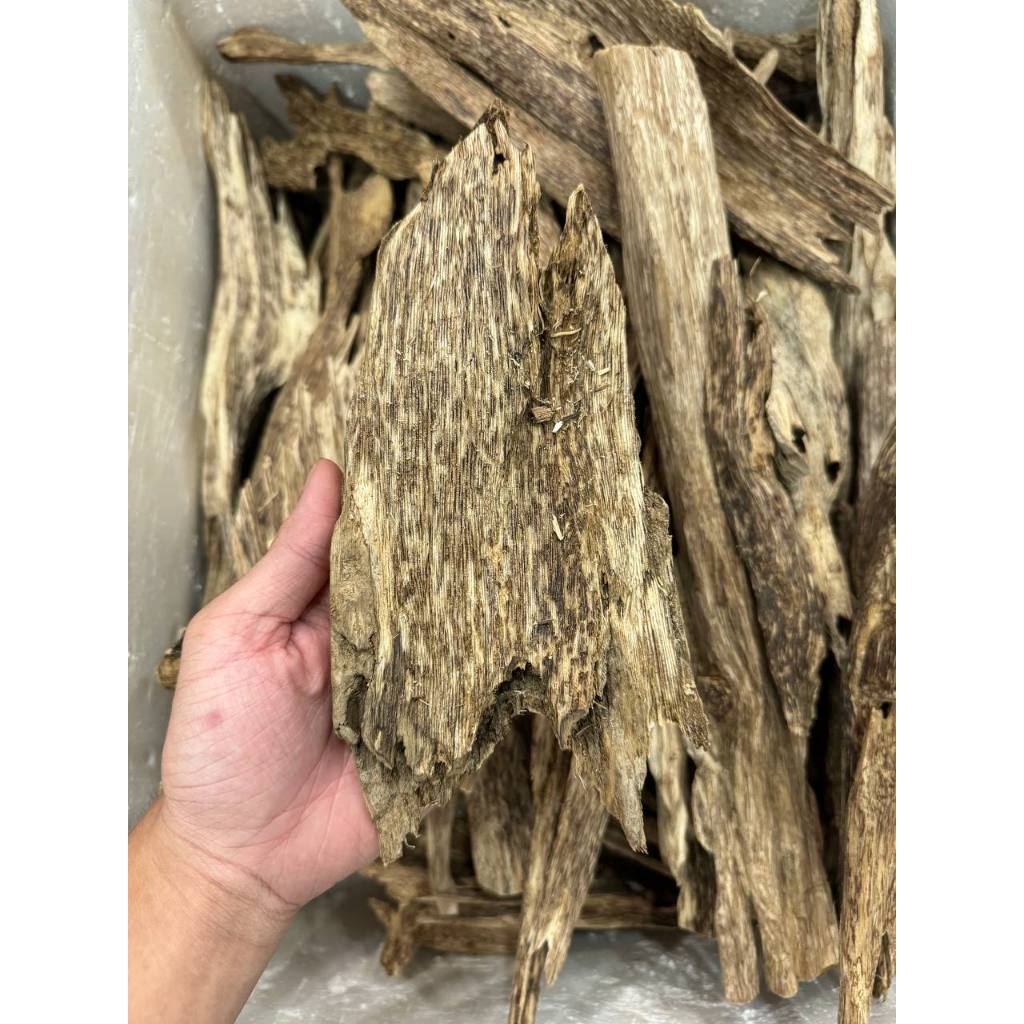 Ảnh Miếng trầm hương tự nhiên (LOẠI 3) Xưởng Mộc Việt chưng cảnh phong thủy, xông nhà, pha trà, ngâm tửu 1