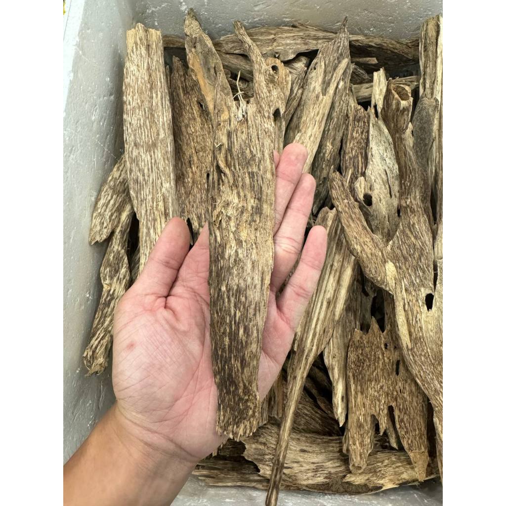 Ảnh Miếng trầm hương tự nhiên (LOẠI 3) Xưởng Mộc Việt chưng cảnh phong thủy, xông nhà, pha trà, ngâm tửu 2