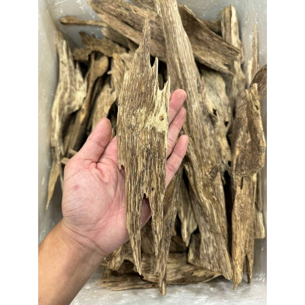 Ảnh Miếng trầm hương tự nhiên (LOẠI 3) Xưởng Mộc Việt chưng cảnh phong thủy, xông nhà, pha trà, ngâm tửu 3