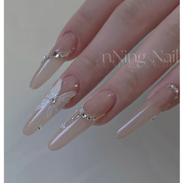 Nailbox nail thiết kế tiểu thư phối đá trang trọng (ib để được hỗ trợ đo size tay )